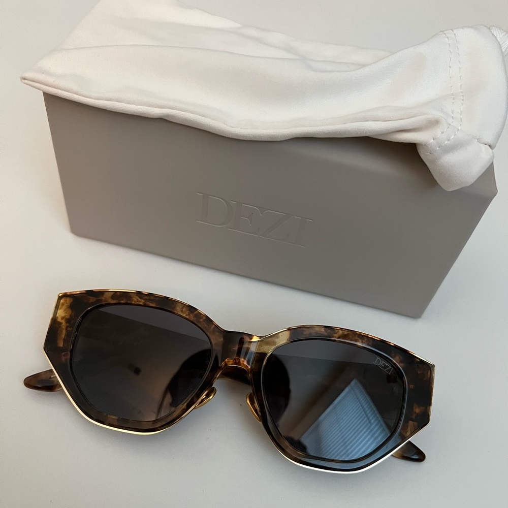 DEZI Sunglasses- Charge It
